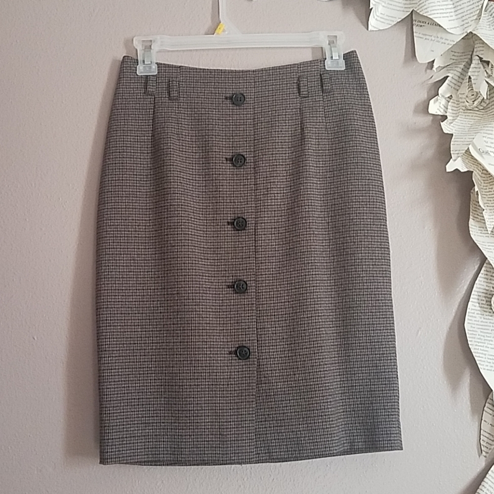 H&M Fitted Skirt